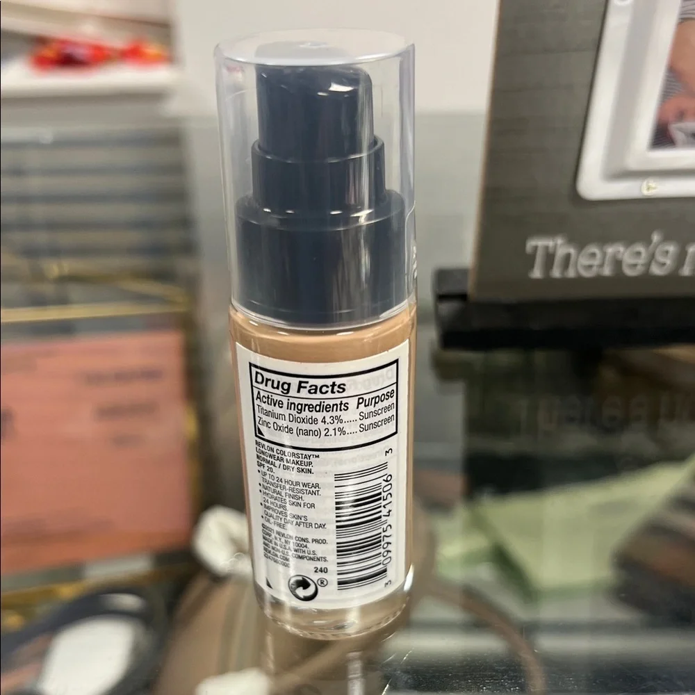 Revlon ColorStay Longwear Makeup SPF 20 - Warm Beige